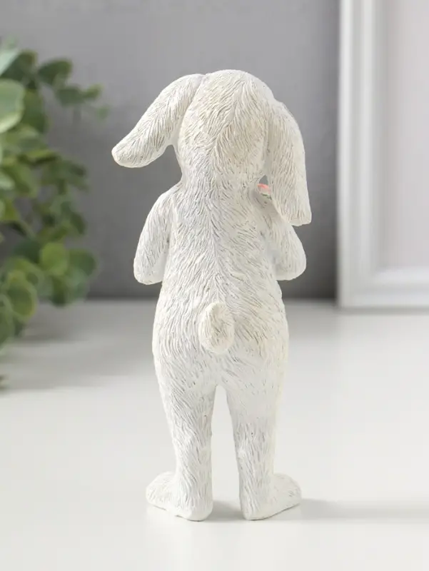 Сувенир полистоун "Белая зайка с букетом розовых цветов" 16 см