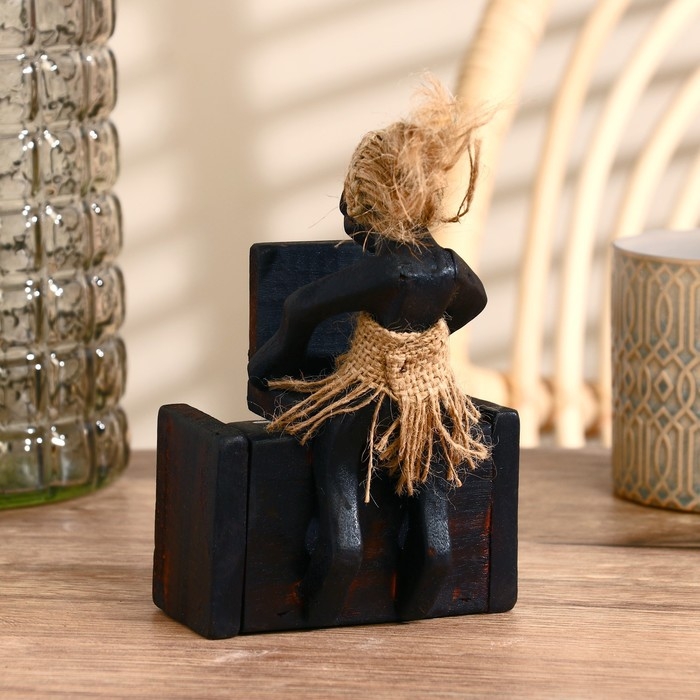 Сувенир календарь «Абориген с компьютером», 15×11×10 см, дерево Сувенир календарь «Абориген с компьютером», 15×11×10 см, дерево