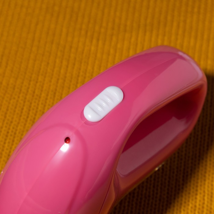 Машинка для удаления катышков LuazON LUK-06, индикатор, 220 В, АКБ, розовая Машинка для удаления катышков LuazON LUK-06, индикатор, 220 В, АКБ, розовая