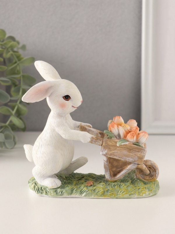 Сувенир полистоун  Сувенир полистоун "Кролик везет тележку с тюльпанами" 13,5х6х12 см