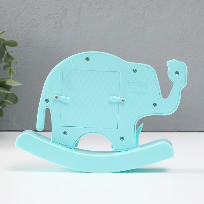 Фоторамка пластик 6х6 см  Фоторамка пластик 6х6 см "Слоник с яблочком" голубой 18х3,9х16,3 см