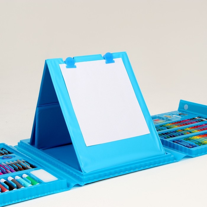 Новогодний набор для творчества «Веселый снеговик», с мольбертом, 208 предметов Новогодний набор для творчества «Веселый снеговик», с мольбертом, 208 предметов