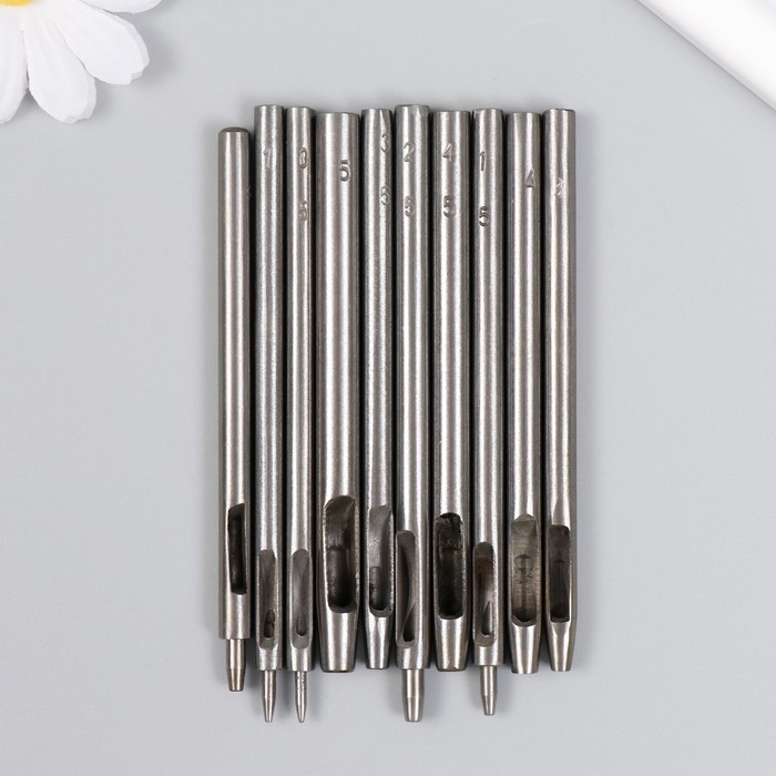 Набор пробойников (d=0,5;1;1,5;2;2,5) с ленточным перфоратором (d=3;3,5;4;4,5;5) и молотком 960411 Набор пробойников (d=0,5;1;1,5;2;2,5) с ленточным перфоратором (d=3;3,5;4;4,5;5) и молотком 960411