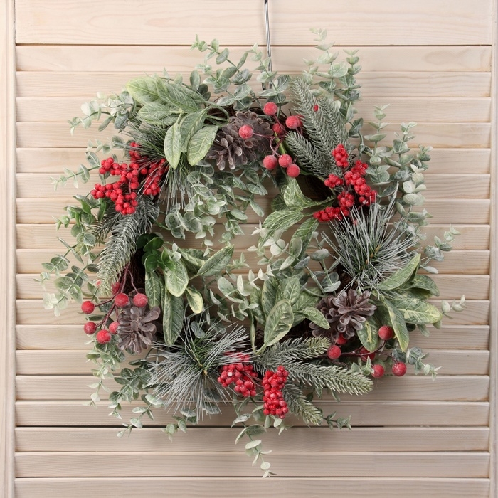 Венок новогодний d-40 см  Венок новогодний d-40 см "Калина красная"