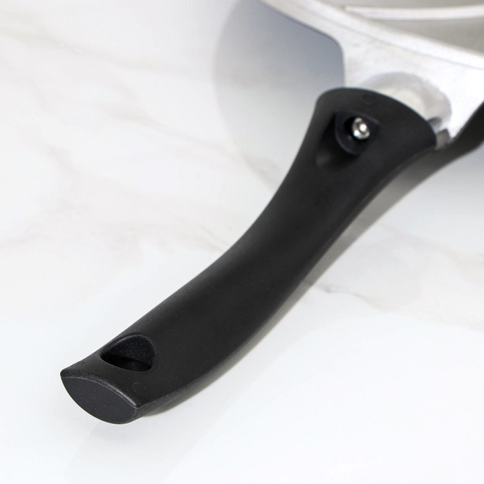 Сковорода-чудушница, d=32 см, пластиковая ручка, антипригарное покрытие, цвет тёмный мрамор Сковорода-чудушница, d=32 см, пластиковая ручка, антипригарное покрытие, цвет тёмный мрамор