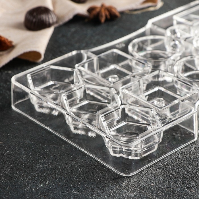 Форма для конфет и шоколада «Ассорти», 14 ячеек, 20×12×2,5 см, цвет прозрачный Форма для конфет и шоколада «Ассорти», 14 ячеек, 20×12×2,5 см, цвет прозрачный