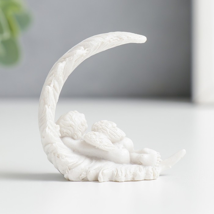 Сувенир полистоун Сувенир полистоун "Спящий белоснежный ангел на пёрышке" 5,2х4,5х2,6 см