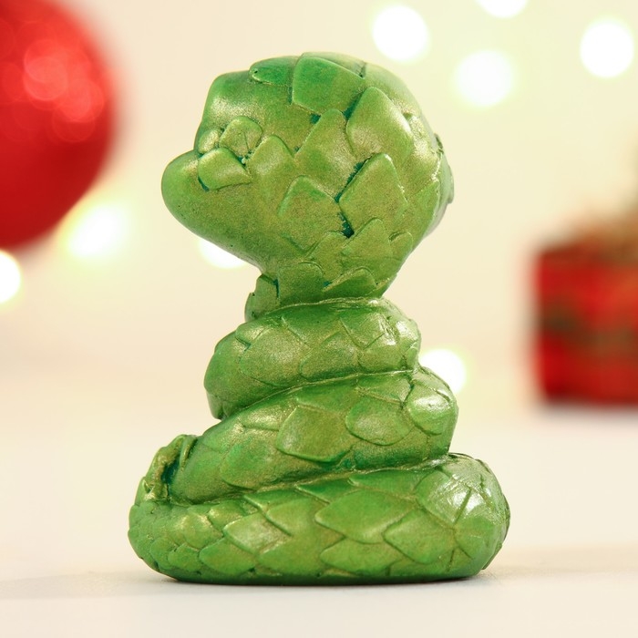 Фигура Фигура "Змея Рубин" светло-зеленая, 6х5см