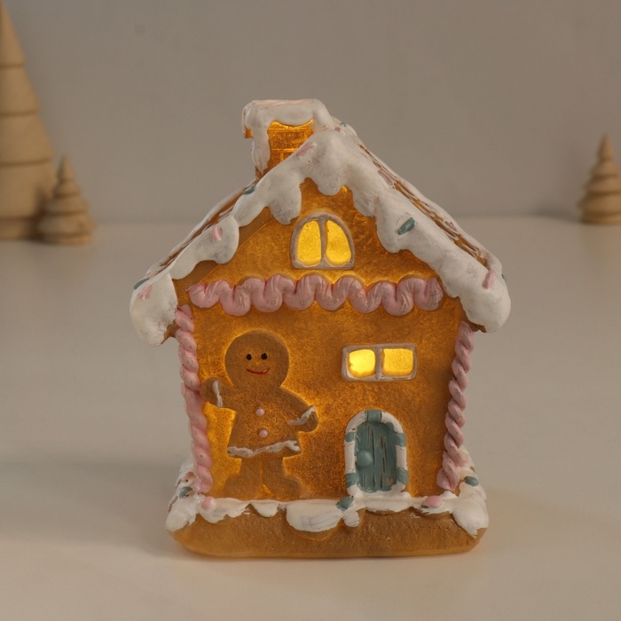 Сувенир полистоун свет Сувенир полистоун свет "Имбирный домик с печенюшкой" 11,2х9х12,8 см