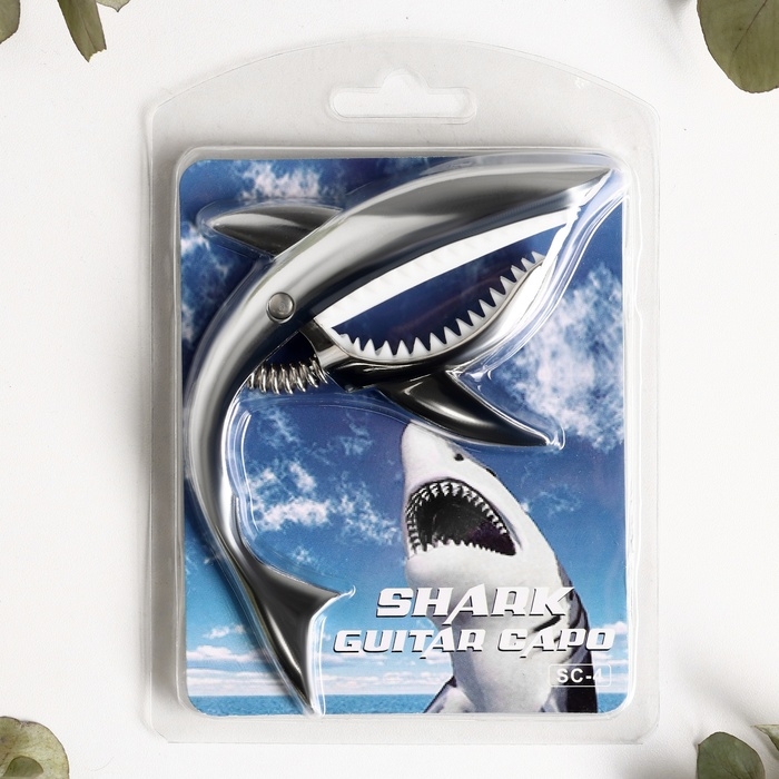 Каподастр для гитары Music Life Акула, серебристый Каподастр для гитары Music Life Акула, серебристый