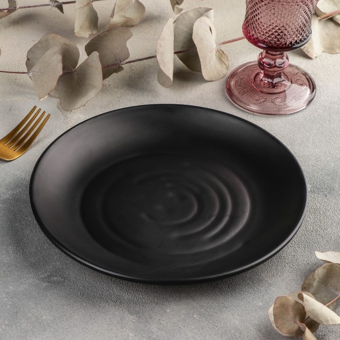 Тарелка пластиковая «Чёрный Восток», d=21 см, цвет чёрный Тарелка пластиковая «Чёрный Восток», d=21 см, цвет чёрный