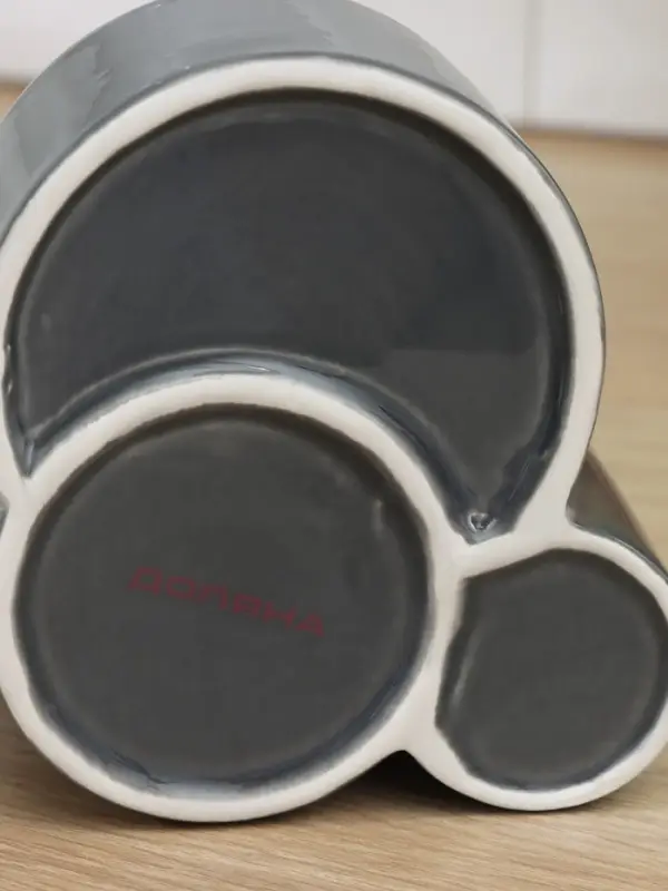 Дозатор для моющего средства Доляна &laquo;Милитари&raquo;, 370 мл, с губкой и щёткой, серый