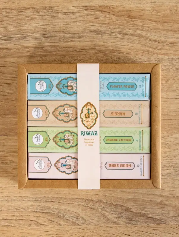 Подарочный набор благовоний ПРЕМИУМ, без стержня 4 аромата, 40 аромапалочек с подставкой