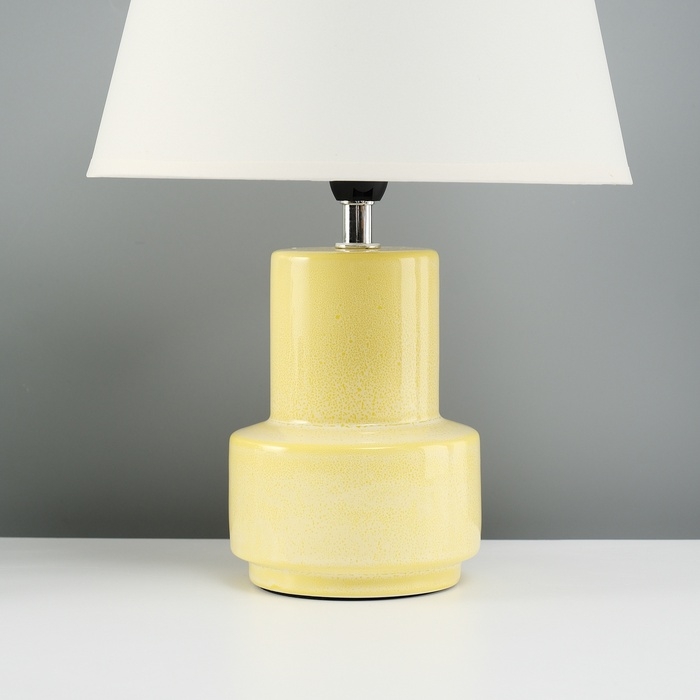 Лампа настольная Лампа настольная "Теория" 1х40Вт Е14 бежевый 22,2х22,2х33см