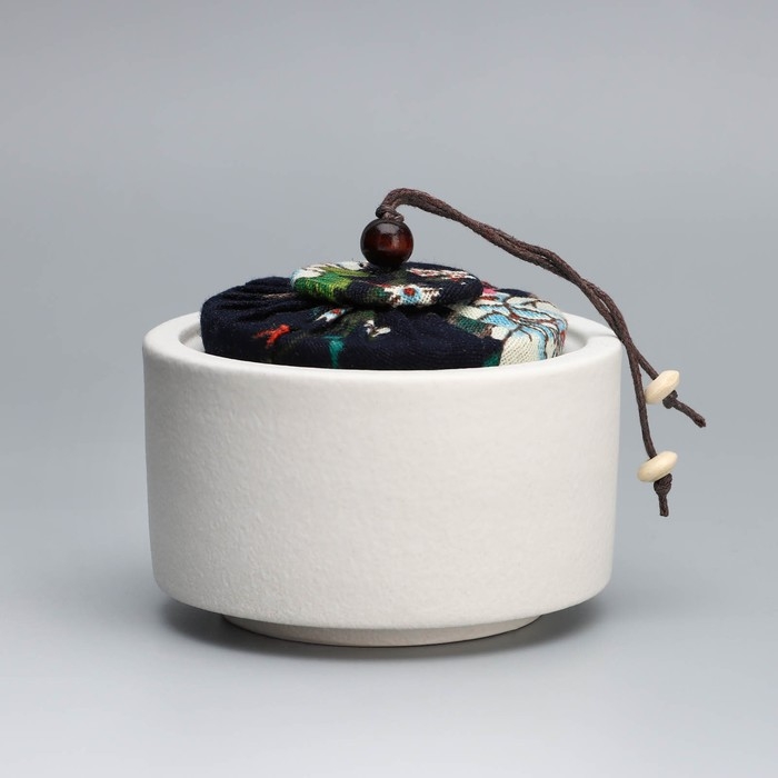 Свеча ароматическая Свеча ароматическая "Soy WAX", английская груша и фрезия, белая, 9х9 см