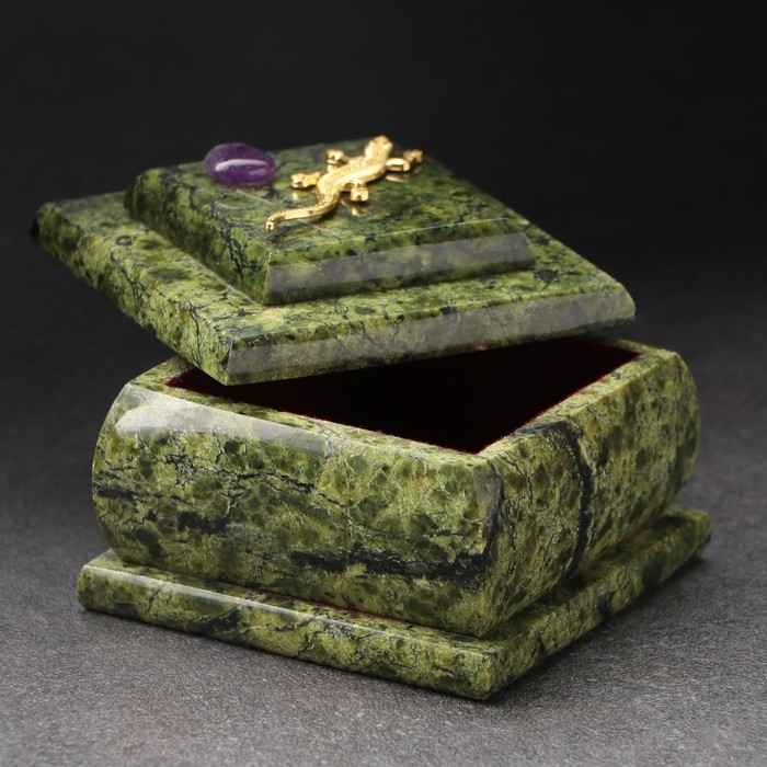 Шкатулка, змеевик Шкатулка, змеевик