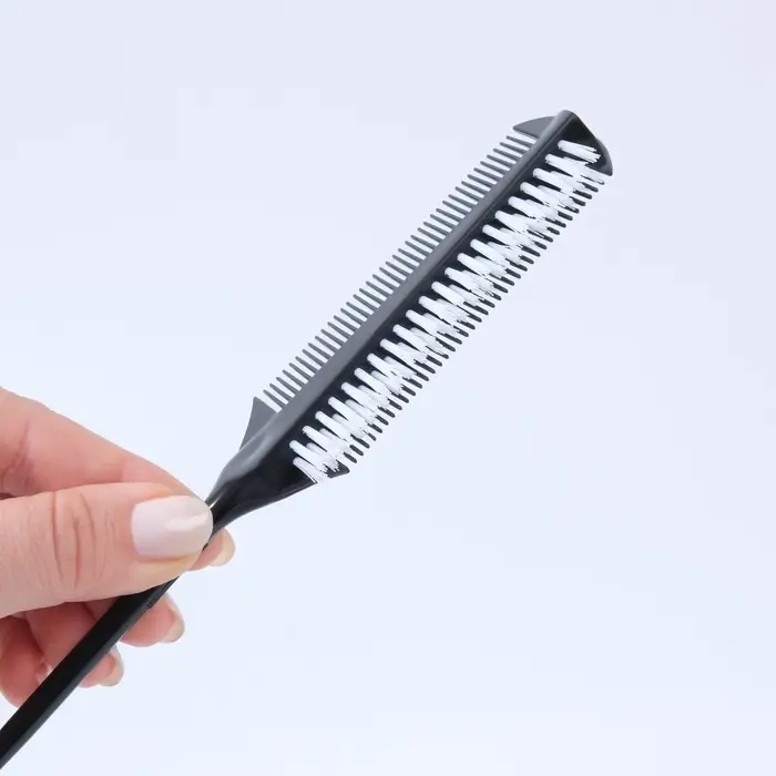 Расчёска для окрашивания, с хвостиком, 23×4 (±1) см, чёрная