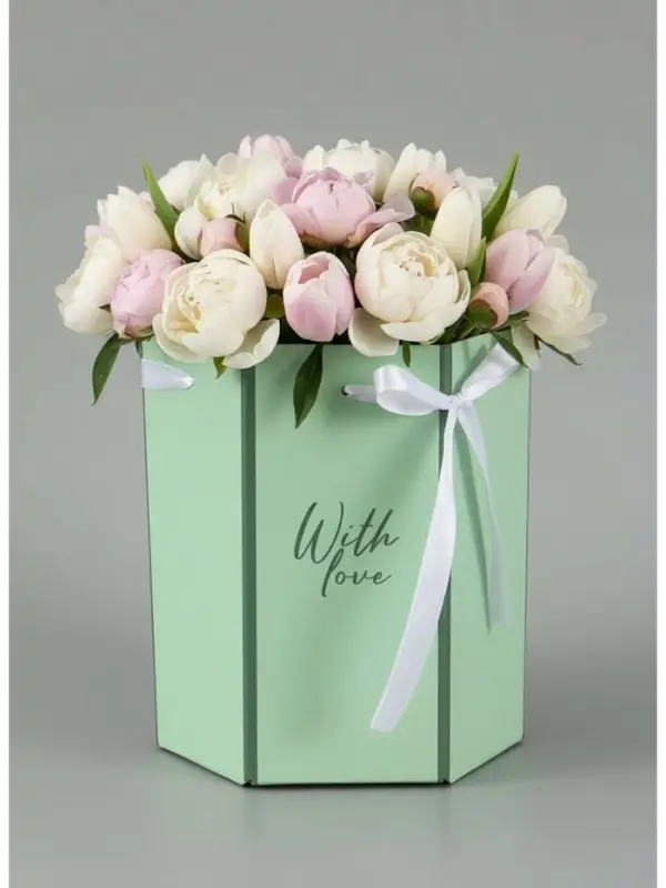 Коробка подарочная складная &laquo;С любовью&raquo;, 17&times;14.8&times;19.5 см, шестигранник