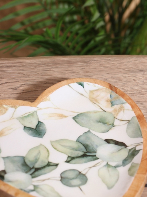 Блюдо в форме сердца «Листья», дерево манго, 20.5×20×2.3 см Блюдо в форме сердца «Листья», дерево манго, 20.5×20×2.3 см