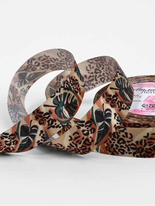 Лента атласная 25мм*25±1ярд(23м±1м) леопардовый папоротник АУ Лента атласная 25мм*25±1ярд(23м±1м) леопардовый папоротник АУ