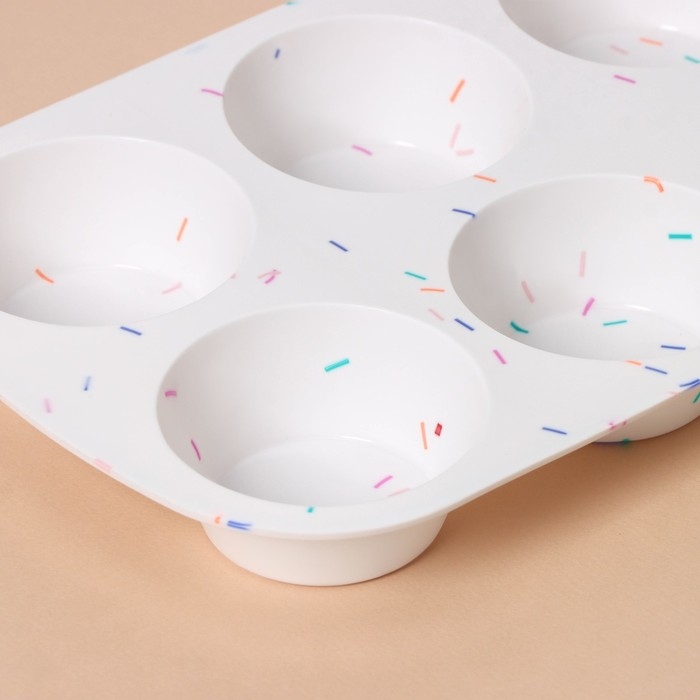 Форма для выпечки KONFINETTA «Фигуры. Круг», силикон, 28×18×3,5 см, 6 ячеек (d=7,5 см), цвет белый Форма для выпечки KONFINETTA «Фигуры. Круг», силикон, 28×18×3,5 см, 6 ячеек (d=7,5 см), цвет белый