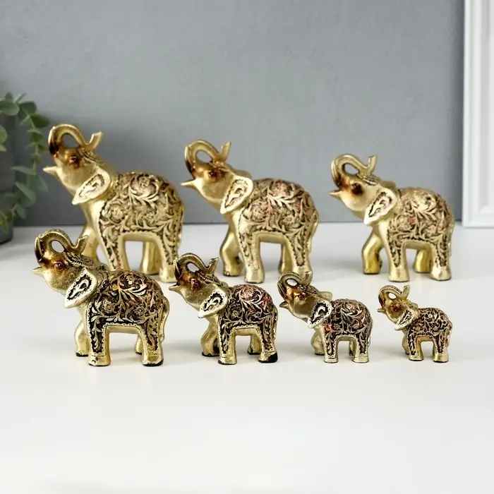 Набор фигурок полистоун &laquo;Слоны, попона в листьях&raquo;, 7 шт.