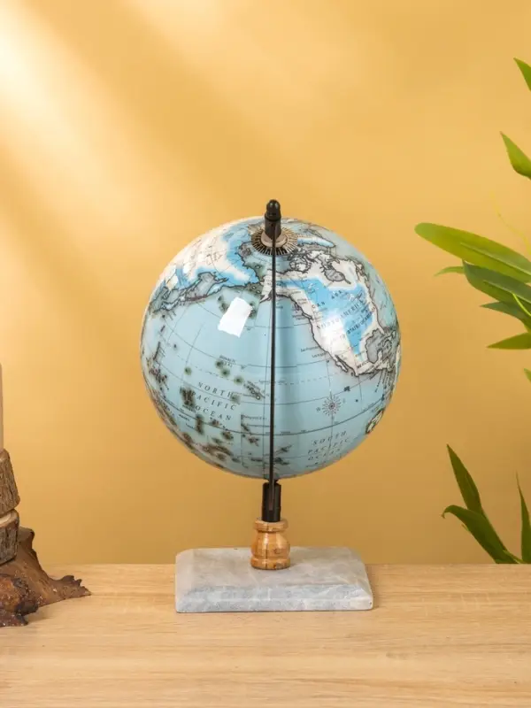 Глобус сувенирный 18х15х25 см, подставка мрамор Глобус сувенирный 18х15х25 см, подставка мрамор