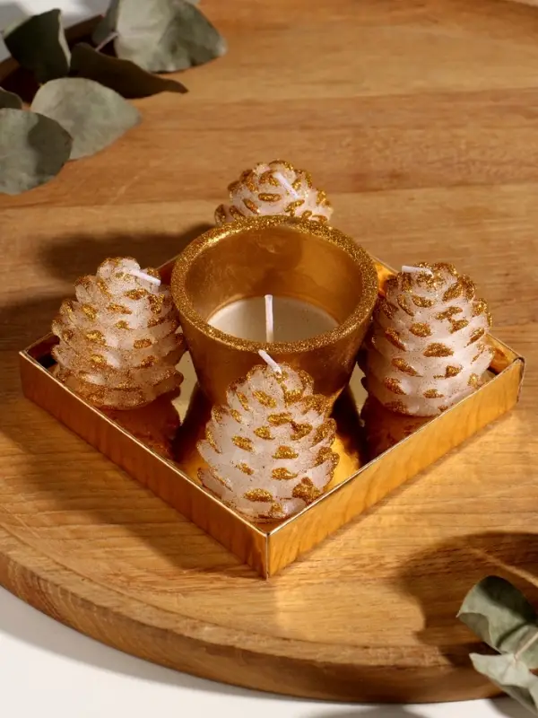 Набор свечей Набор свечей "Шишки и подсвечник" 5 шт 11,5х11,5х5,5 см