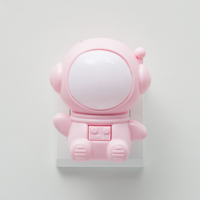 Ночник «Приветливый космонавт» 1Вт LED 4000-6000К Розовый 10х9х11,5см Ночник «Приветливый космонавт» 1Вт LED 4000-6000К Розовый 10х9х11,5см