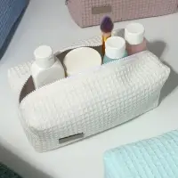 Косметичка женская на молнии TEXTURA, объёмная, большая, мягкая, белая