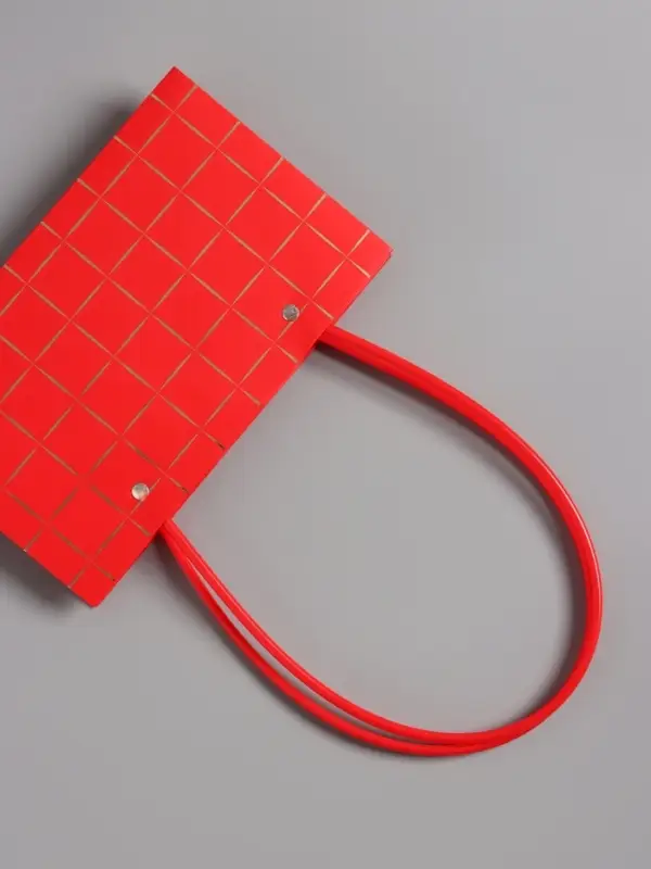 Сумка переноска для цветов, влагостойкая, красная. с тиснением, 22&times;10.5&times;13.5&plusmn;5% см