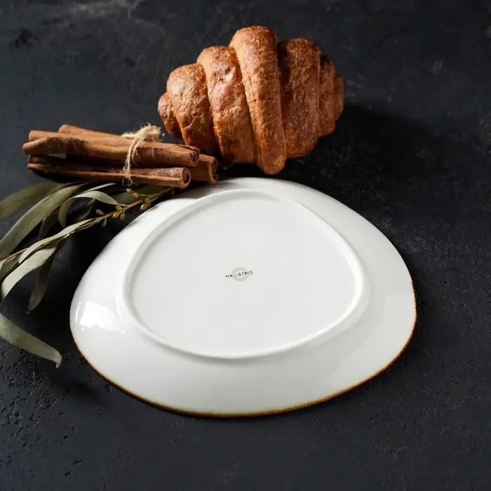 Блюдо для подачи Magistro &laquo;Церера&raquo;, 18&times;15.6 см, фарфор, коричневое