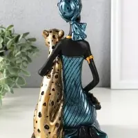 Сувенир полистоун "Африканка в платье с леопардом" бензиновый синий 13х13х25,5 см Сувенир полистоун "Африканка в платье с леопардом" бензиновый синий 13х13х25,5 см