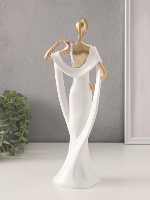 Сувенир полистоун  Сувенир полистоун "Девушка в белом платье с палантином" золото 12х7х31,5 см
