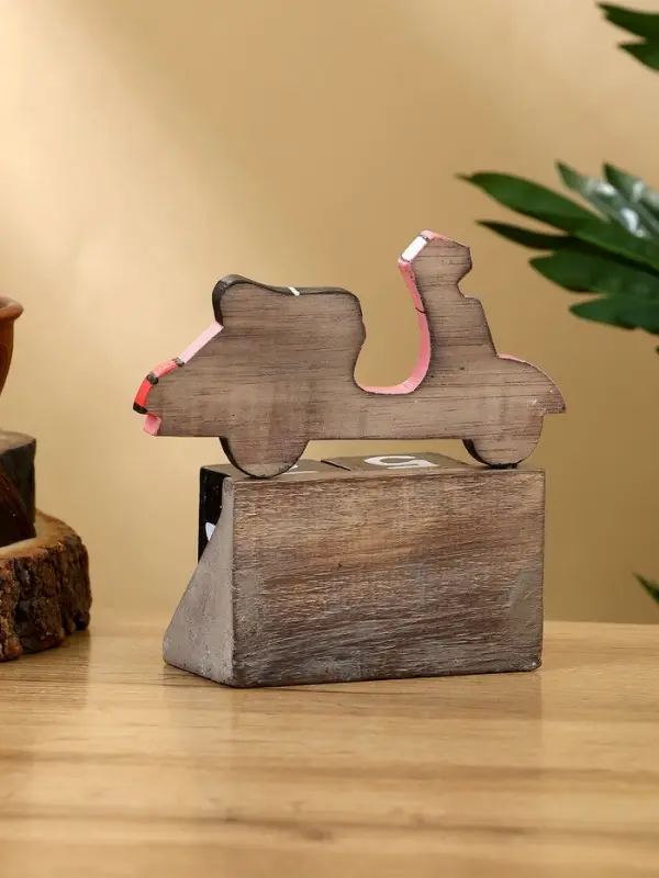 Календарь настольный Календарь настольный "Мопед" дерево 11х5х14 см, розовый