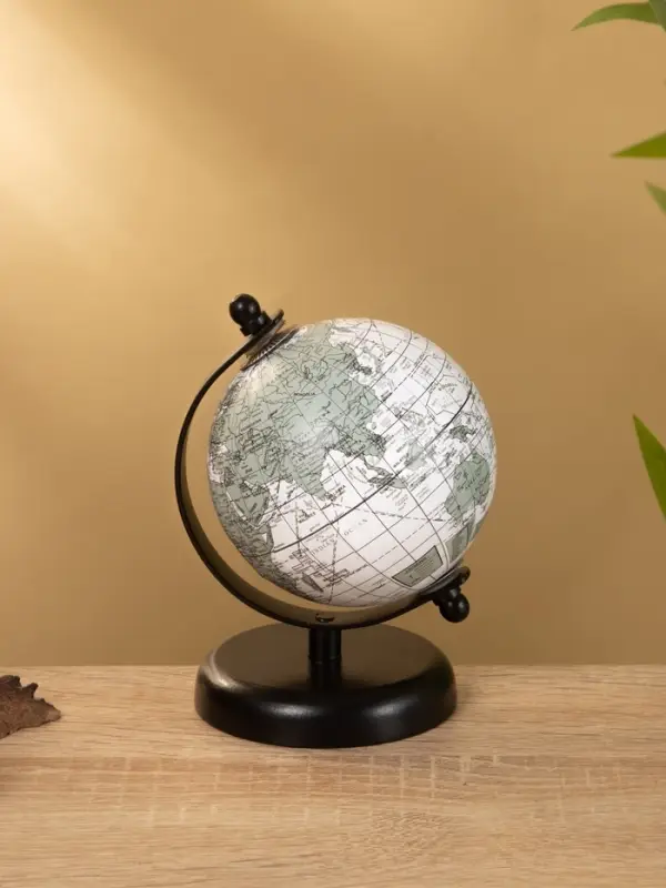 Глобус сувенирный 9х8х11 см, подставка металл Глобус сувенирный 9х8х11 см, подставка металл