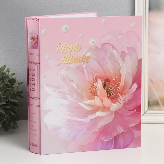 Фотоальбом на 200 фото 13х18 см Фотоальбом на 200 фото 13х18 см "Пион" золото/серебро, в коробке МИКС 5,8х23,7х29,8 см