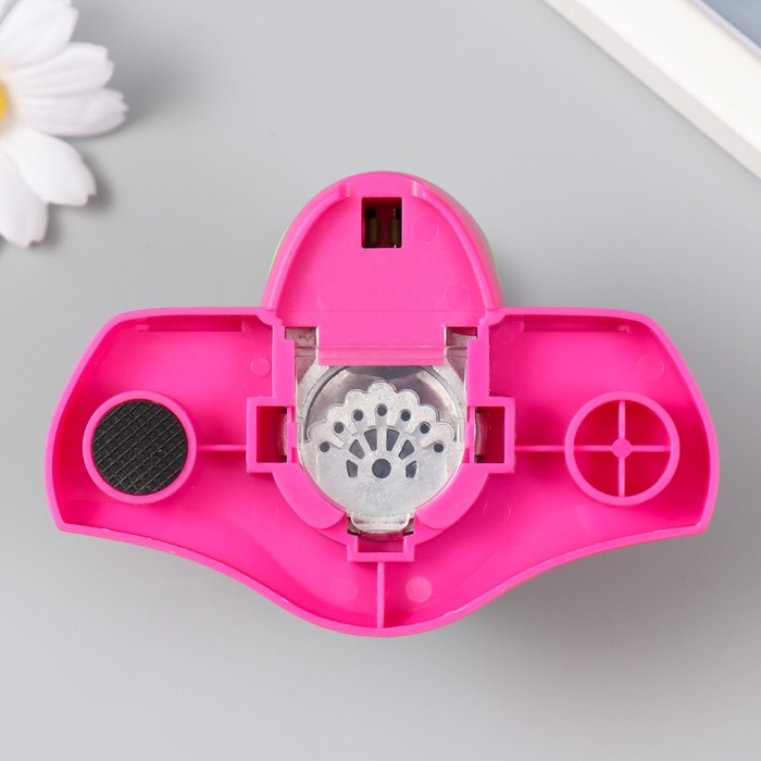 Дырокол фигурный для края вырубка 3х3 см Дырокол фигурный для края вырубка 3х3 см "Одуванчик" МИКС 10,5х7,5х5,5 см