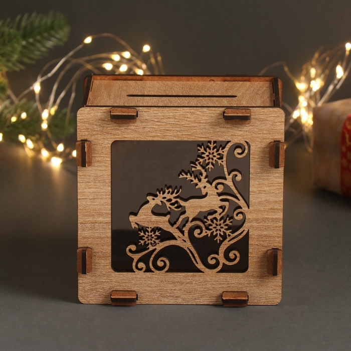 Новогодняя копилка  Новогодняя копилка "Олени" 12х12х9 см