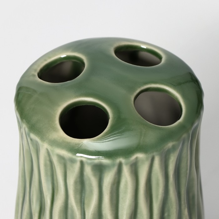 Набор аксессуаров для ванной комнаты Доляна «Волны», 4 предмета (дозатор 340 мл, мыльница, 2 стакана 330 мл), цвет зелёный Набор аксессуаров для ванной комнаты Доляна «Волны», 4 предмета (дозатор 340 мл, мыльница, 2 стакана 330 мл), цвет зелёный