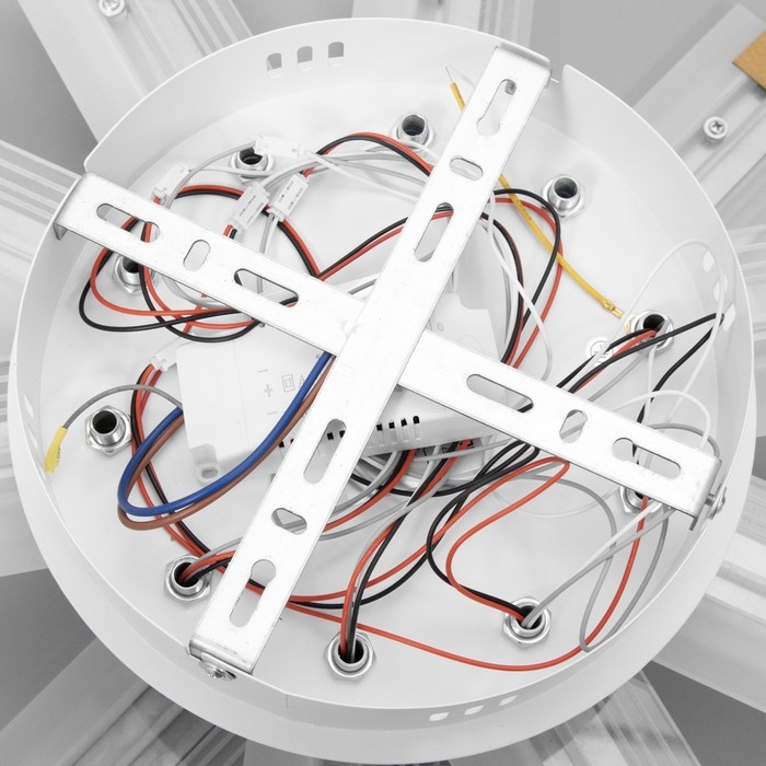 Люстра с ПДУ Люстра с ПДУ "Джема" LED 140Вт 3000-6000Вт RGB золото 50х50х12см BayerLux