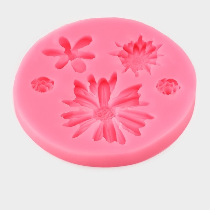 Молд «Цветочное ассорти», силикон, 10,5×10,5×1 см, цвет МИКС Молд «Цветочное ассорти», силикон, 10,5×10,5×1 см, цвет МИКС