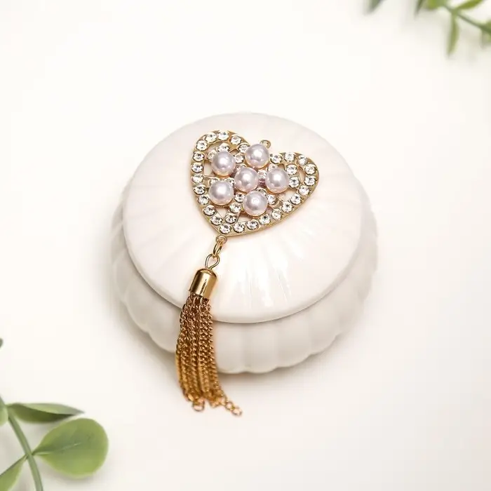 Сувенир керамика "Сердце с жемчужинами, с кистью" 6х8,5х8,5 см