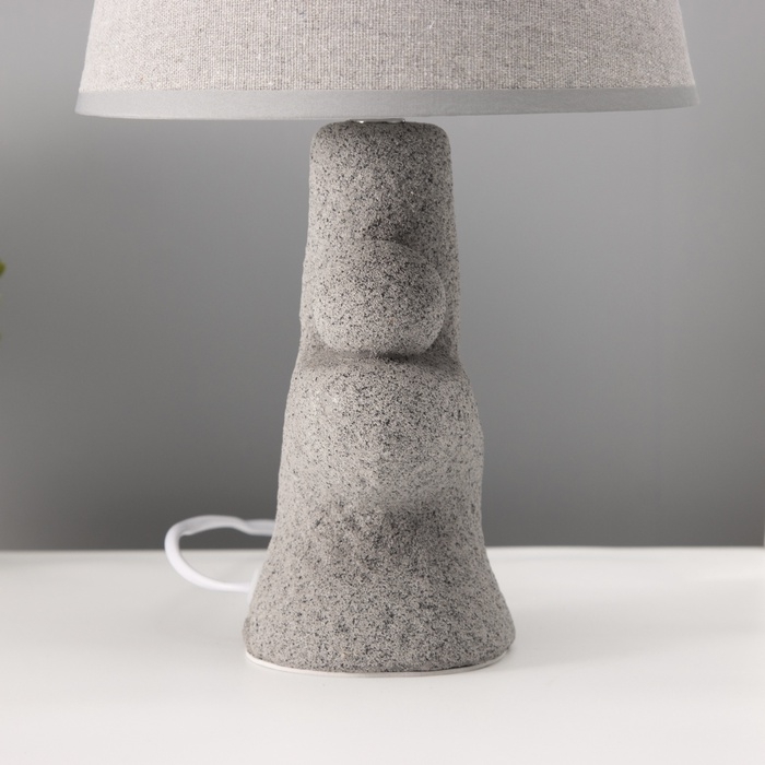 Настольная лампа с абажуром RISALUX &laquo;Гряда&raquo;, 1&times;40 Вт, Е27, серый, фигурное основание, 20&times;20&times;32 см