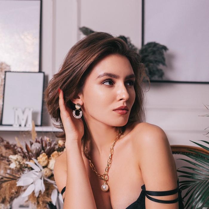 Серьги со стразами «Вспышка» круг, цвет белый в золоте Серьги со стразами «Вспышка» круг, цвет белый в золоте