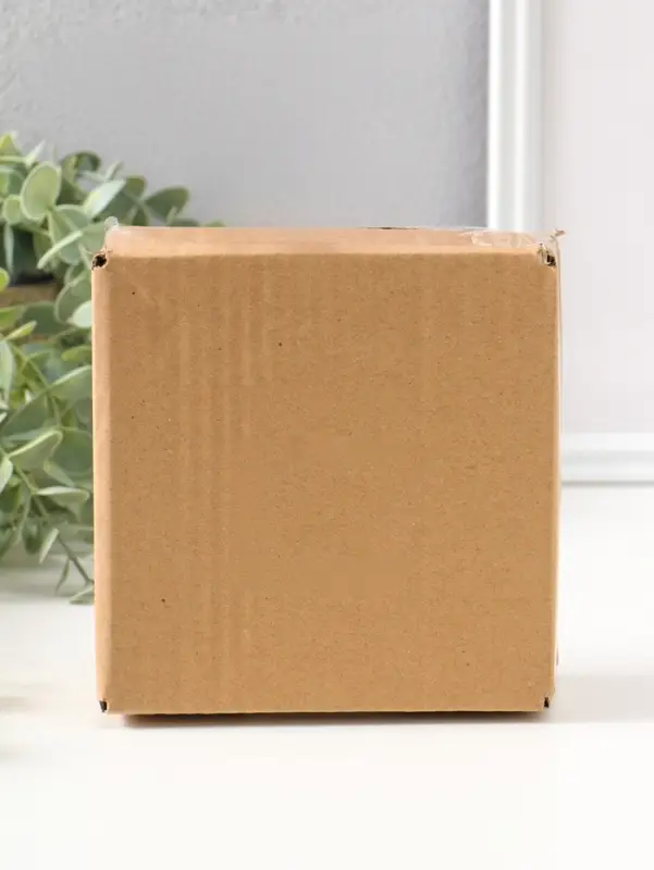 Сувенир полистоун "Девочка в комбинезоне с заячьими ушами, везет тележку с зайцами" 13,5 см   109278