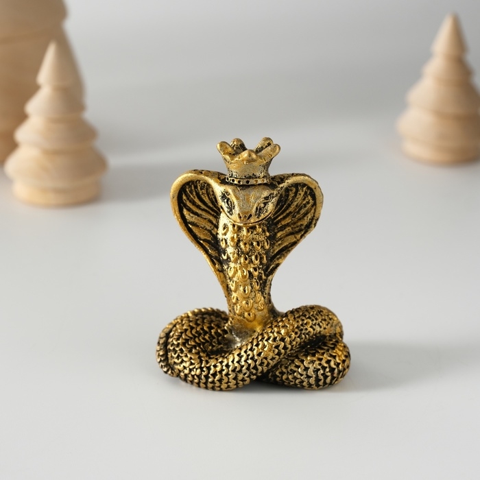 Сувенир полистоун Сувенир полистоун "Кобра в короне" чёрно-золотая 5х5,8 см