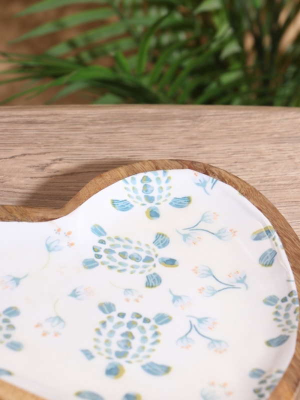 Блюдо в форме сердца &laquo;Черепаха и цветы&raquo;, дерево манго, 20.5&times;20&times;2.3 см