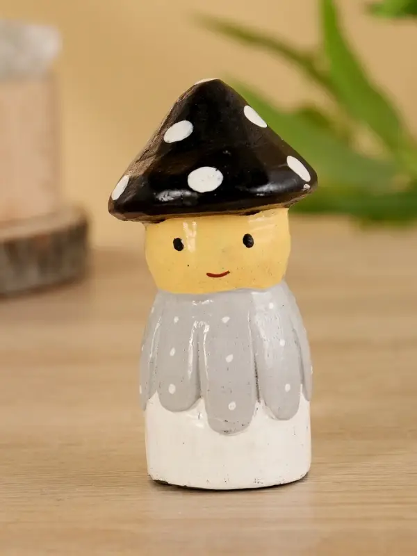 Сувенир  Сувенир "Гномик" дерево 5,5х5,5х10 см, цв. чёрно-серый