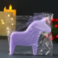 Декоративная свеча новогодняя &laquo;Лошадка&raquo;, 10.5&times;10 см, фиолетовый